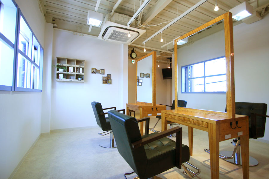 兵庫県の美容室・美容院・ヘアサロンの内装デザイン事例（株式会社colmo design plus i）