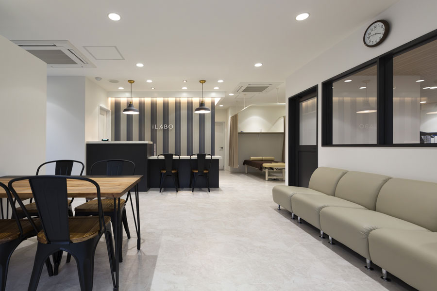 兵庫県の整骨院の内装デザイン事例（株式会社colmo design plus i）