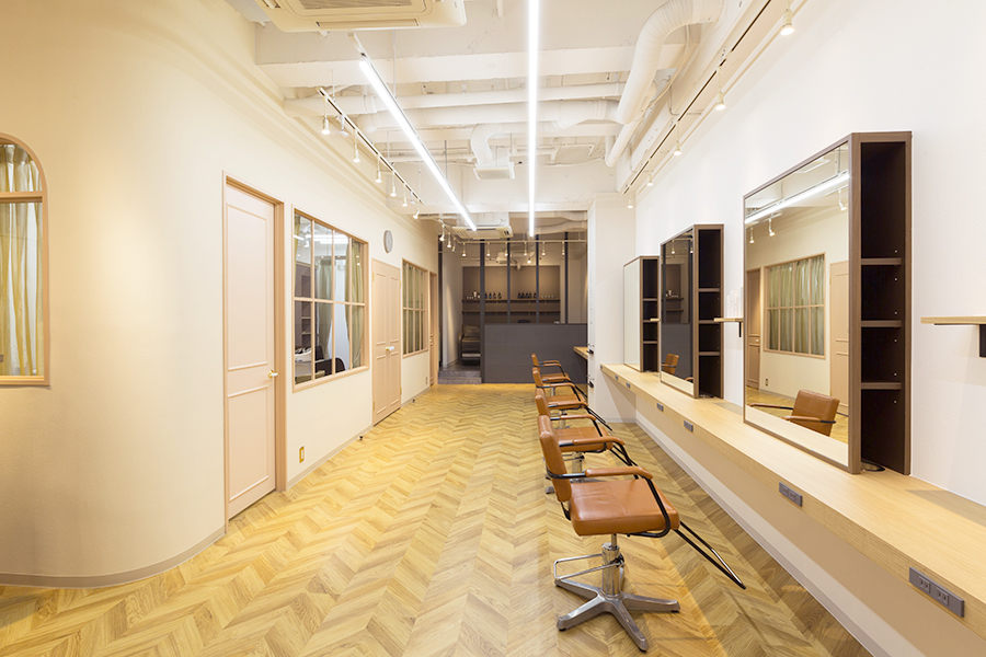 大阪府の美容室・美容院・ヘアサロンの内装デザイン事例（株式会社colmo design plus i）