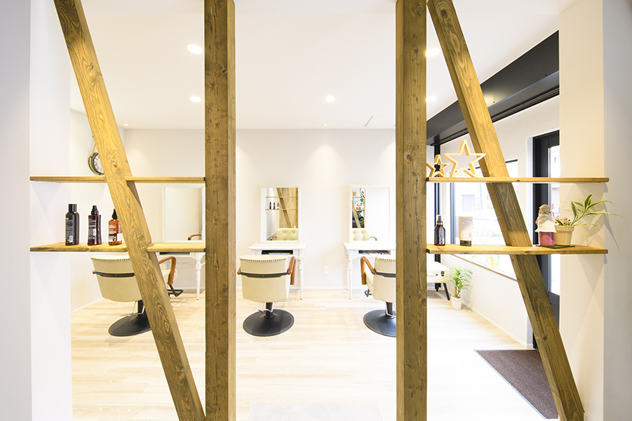 大阪府の美容室・美容院・ヘアサロンの内装デザイン事例（株式会社colmo design plus i）