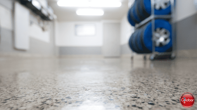 Époxy : plancher de garage cuvelé