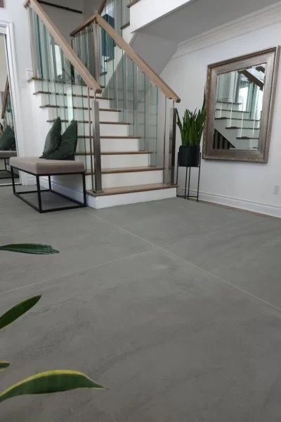 Plancher fait avec Microbéton Couleur : Aluminium