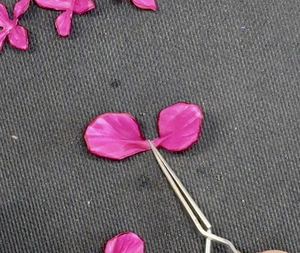 Screen shot showing the proper way the two-petal piece should be facing when making the flower.