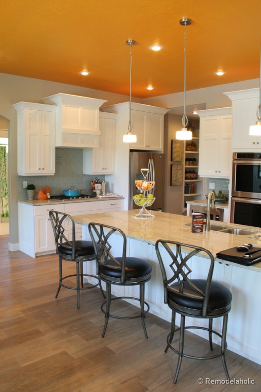 Crown molding from cabinet top to ceiling- diferent color ...