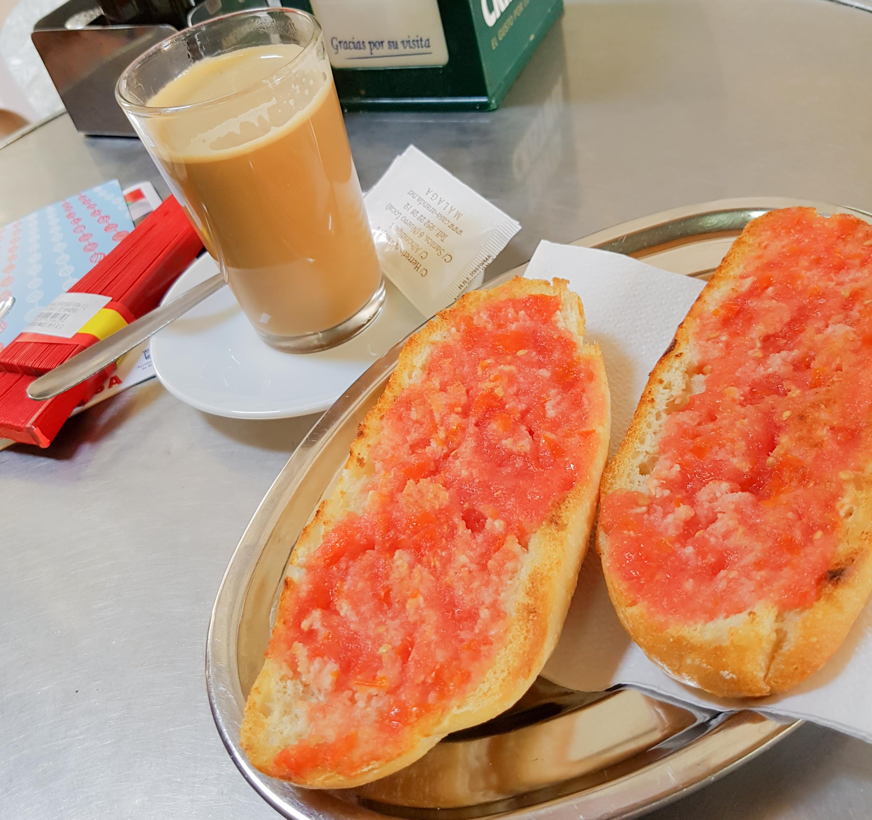 Spanisches frühstück · wer hätte es gedacht, auch in spanien frühstückt man gerne. 14 spanische Gerichte, die du probiert haben musst! - comewithus2