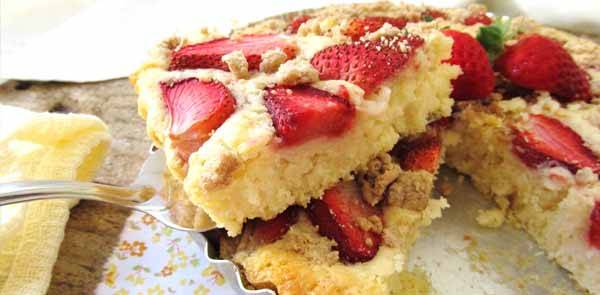 Bolo de Morango e Crumble
