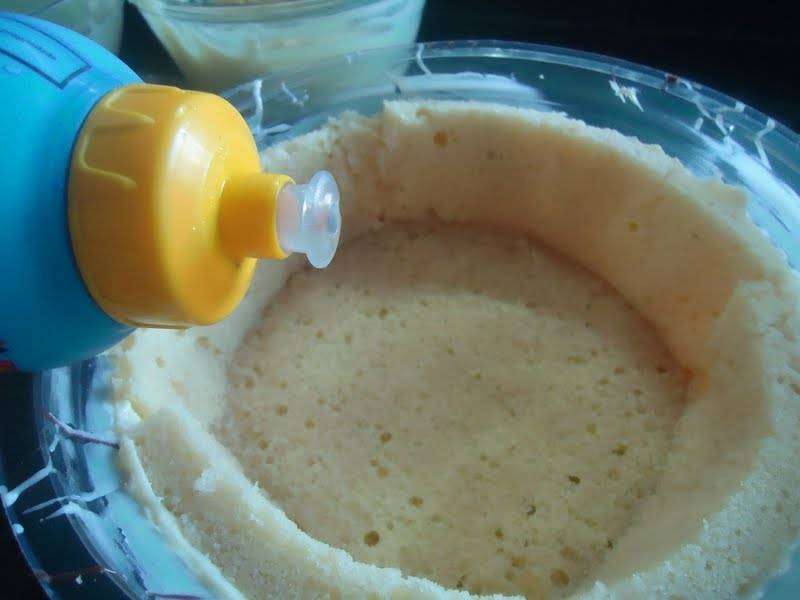 Bolo BomBom Recheado com Morango e Chocolate Branco (Bolo Love) - Passo 4