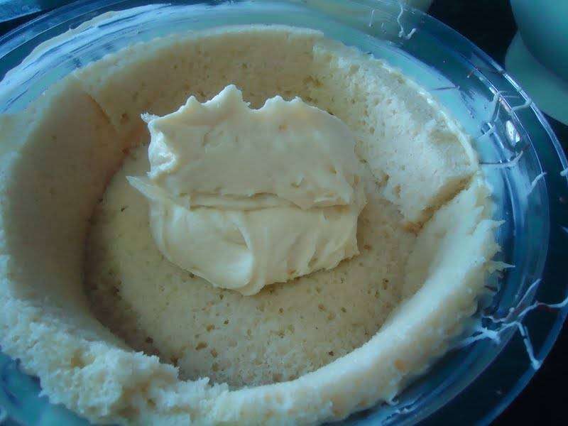 Bolo BomBom Recheado com Morango e Chocolate Branco (Bolo Love) - Passo 5