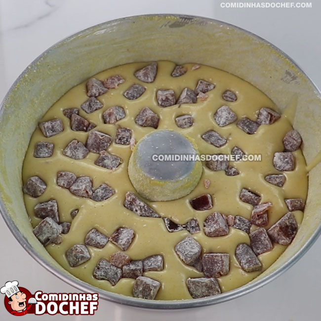 Bolo de Fubá Romeu e Julieta Simples - Passo 6