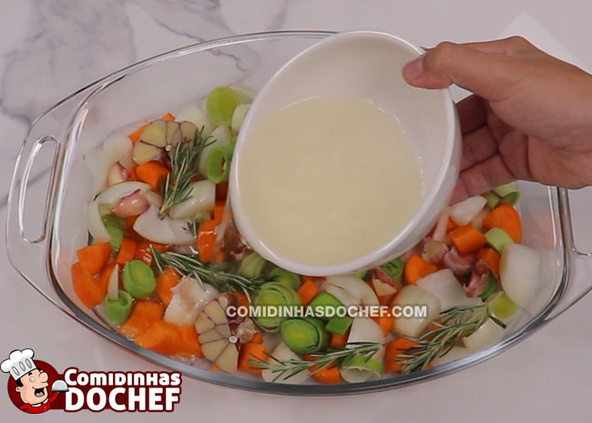 Peru Recheado com Maçã e Bacon - Passo 3