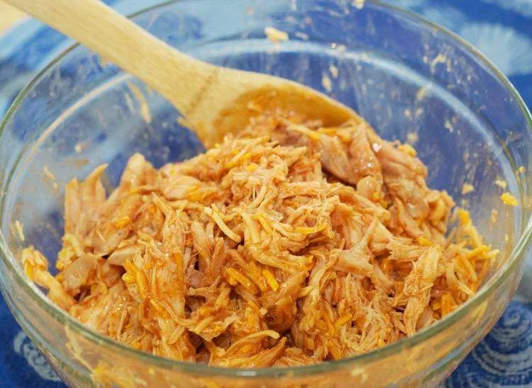 Como fazer a surpresa do Natal: temperar o frango desfiado perfeito!