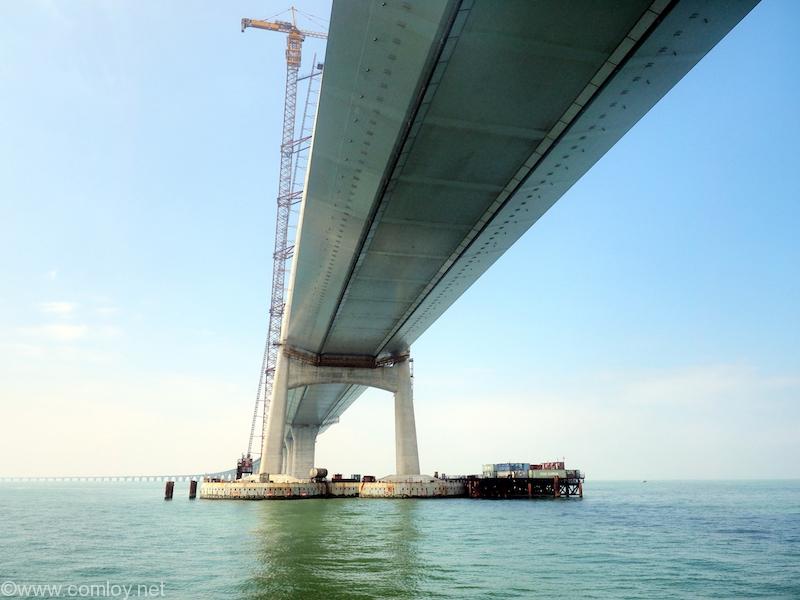 建設中の港珠澳大橋