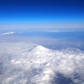 上空からの冬の富士山