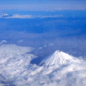 上空からの冬の富士山