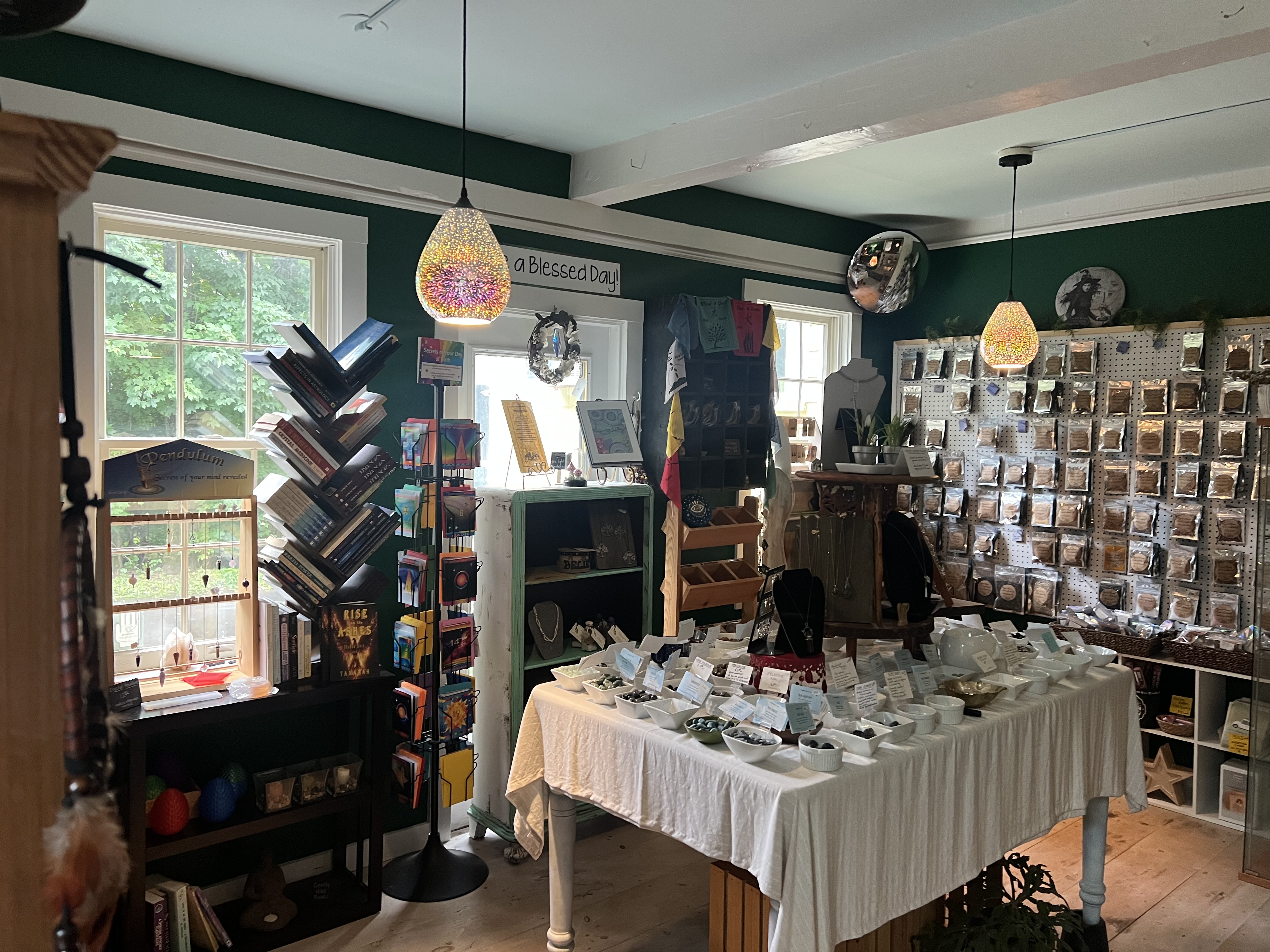 1,373 SF Retail for Lease | 289 Main Street South, Woodbury CT