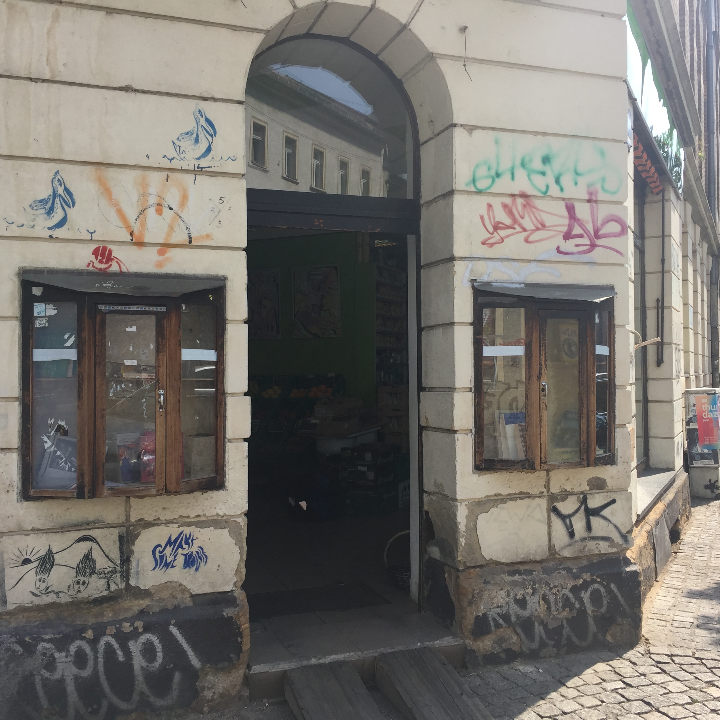 Bücherschrank, Offenes Tauschregal, Telefonzelle, Bücherzelle, Büchertausch, Dresden, Tausch, Bücher, Buch, Buchtausch,