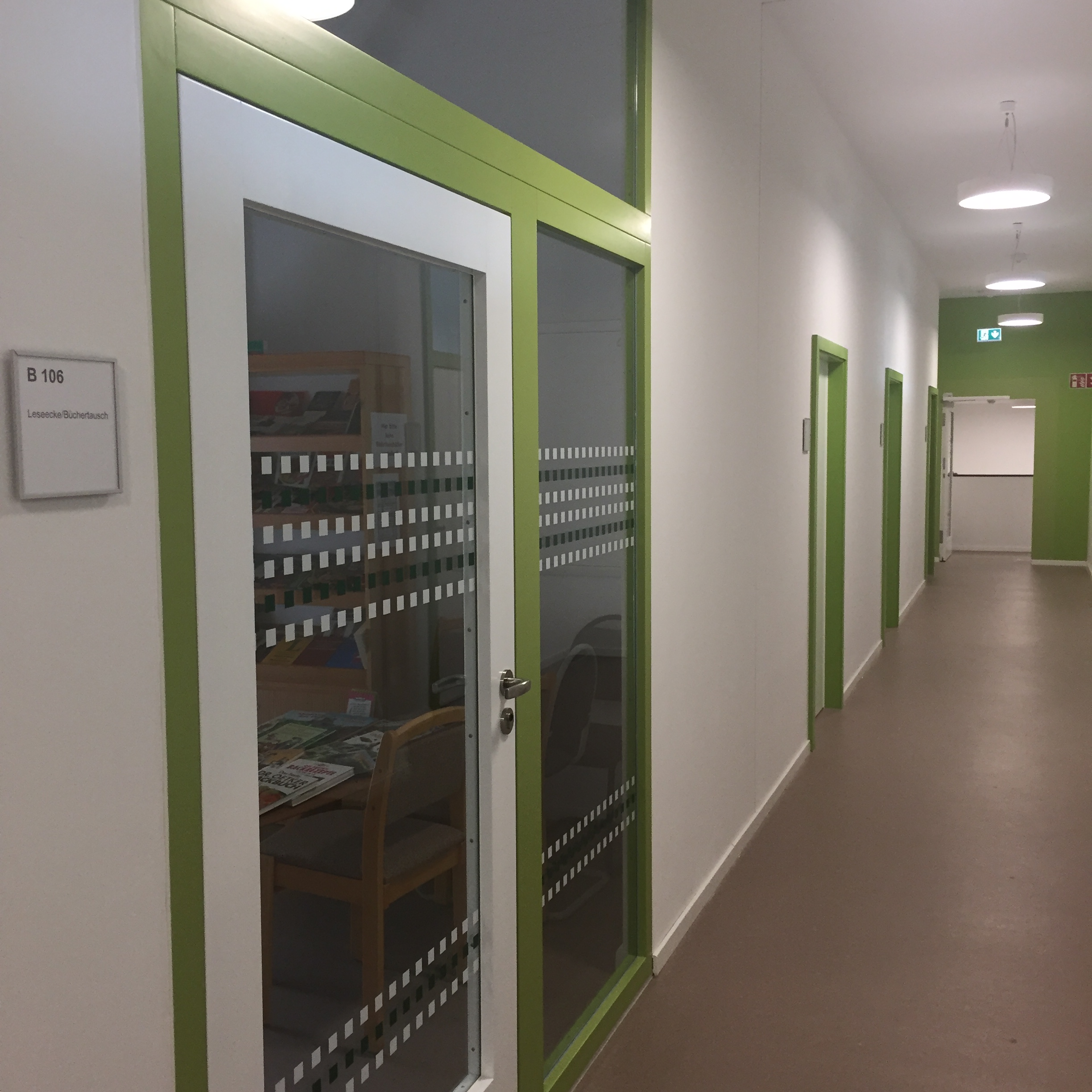 Bücherschrank, Offenes Tauschregal, Telefonzelle, Bücherzelle, Büchertausch, Dresden, Tausch, Bücher, Buch, Buchtausch,