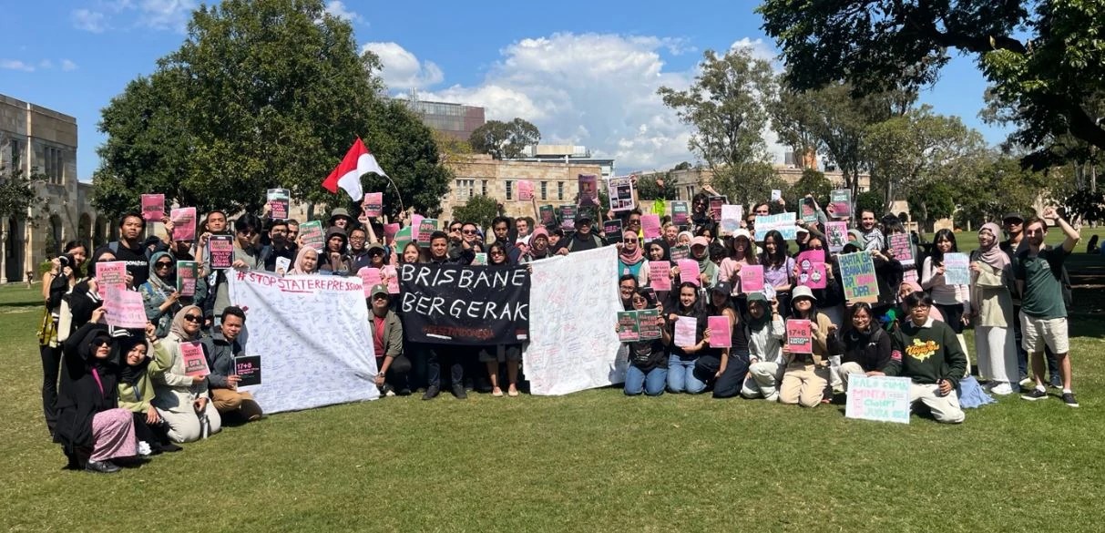 Indonesian students in Brisbane and University of Queensland (UQ) socialist members gathered in the Great Court of UQ following the rally movement on September 28, 2025