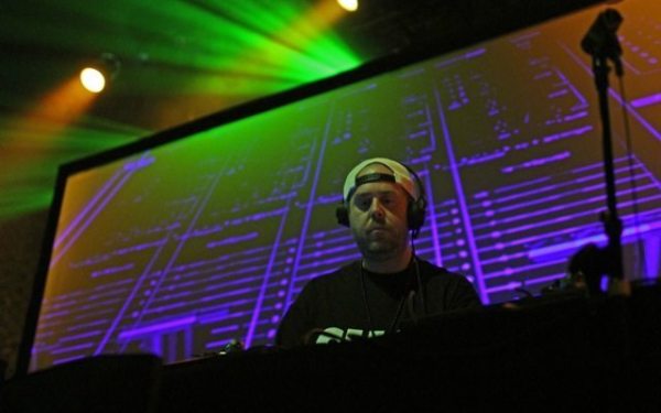 [GALLERY] DJ Shadow + Cut Chemist Revive Old School Hip Hop With All-Vinyl Tour | Ogden Theater in Denver, CO 9.26.2014