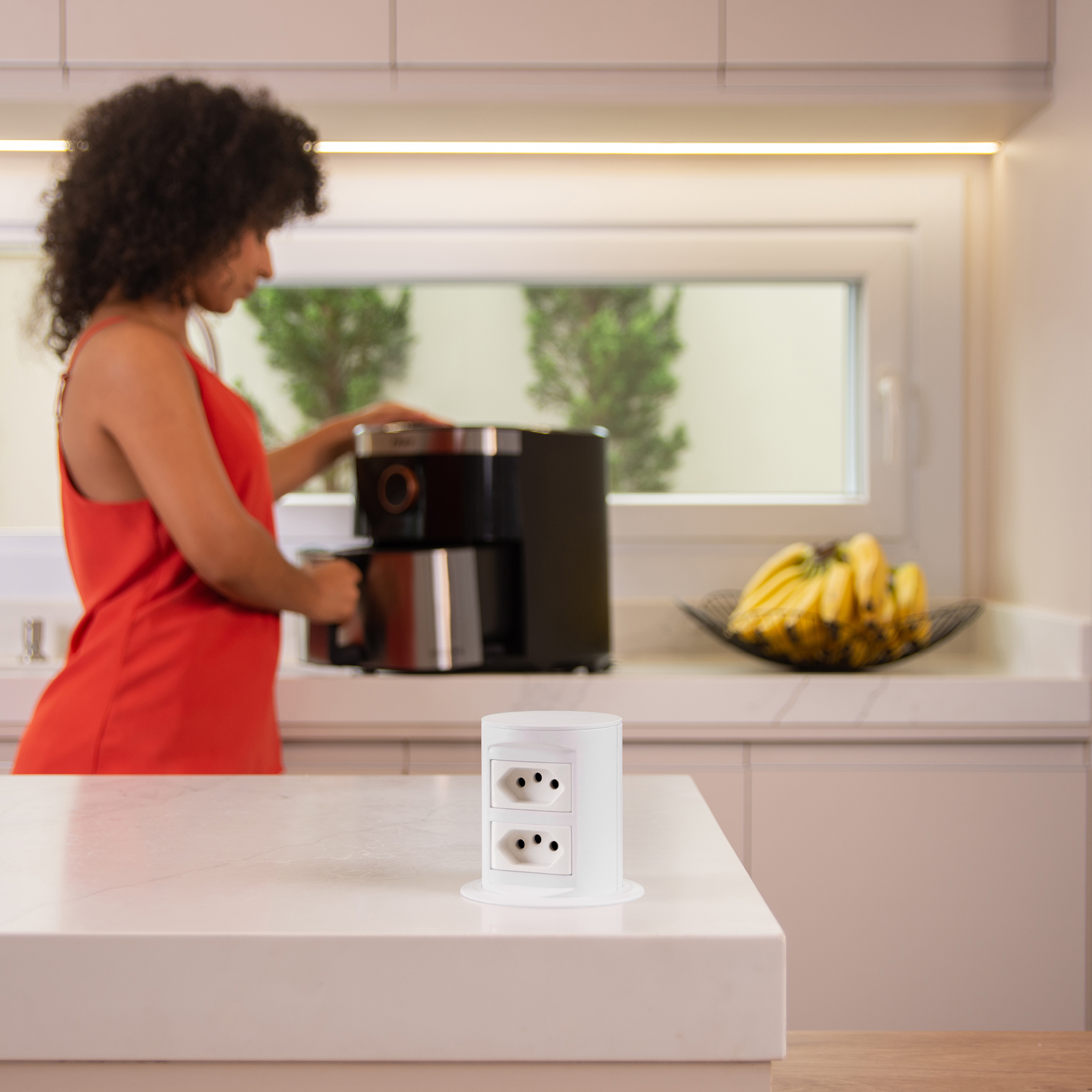 Torre AUTOMÁTICA COM INDUÇÃO E 2 TOMADAS-TR02AW – CaixaTomada.com