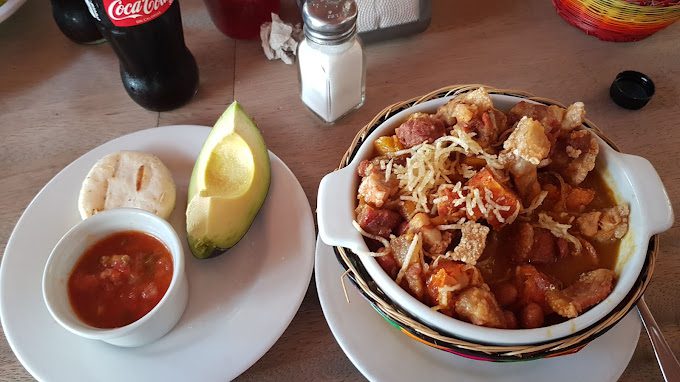 Restaurante Sancho Paisa (La Estrella, Colombia)