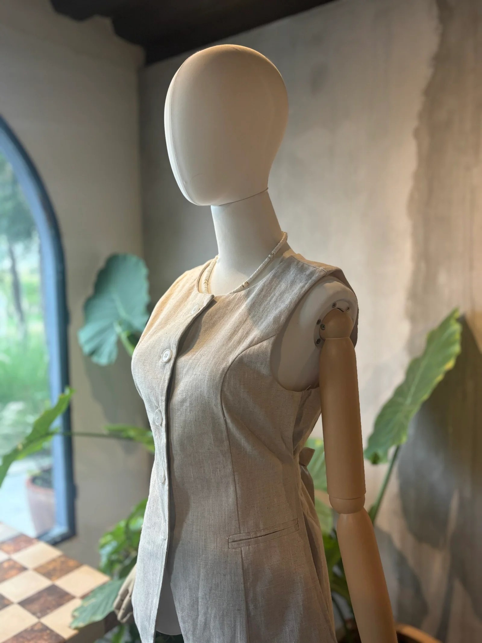 LINEN VEST