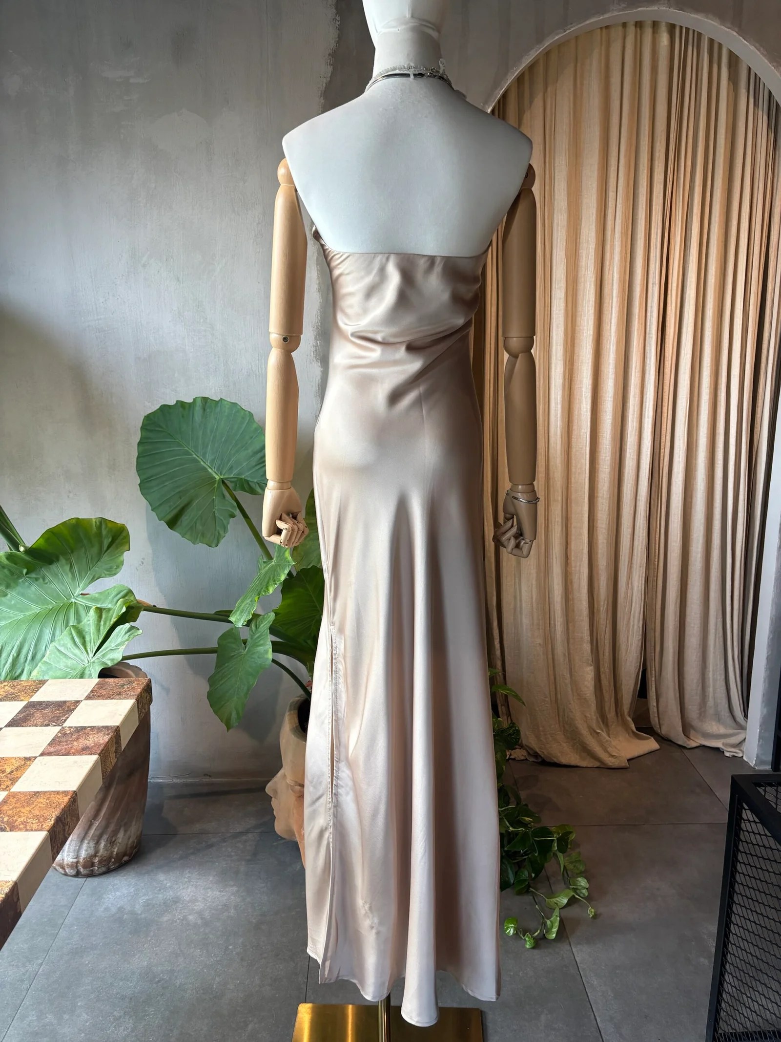 STRAPLESS DRESS