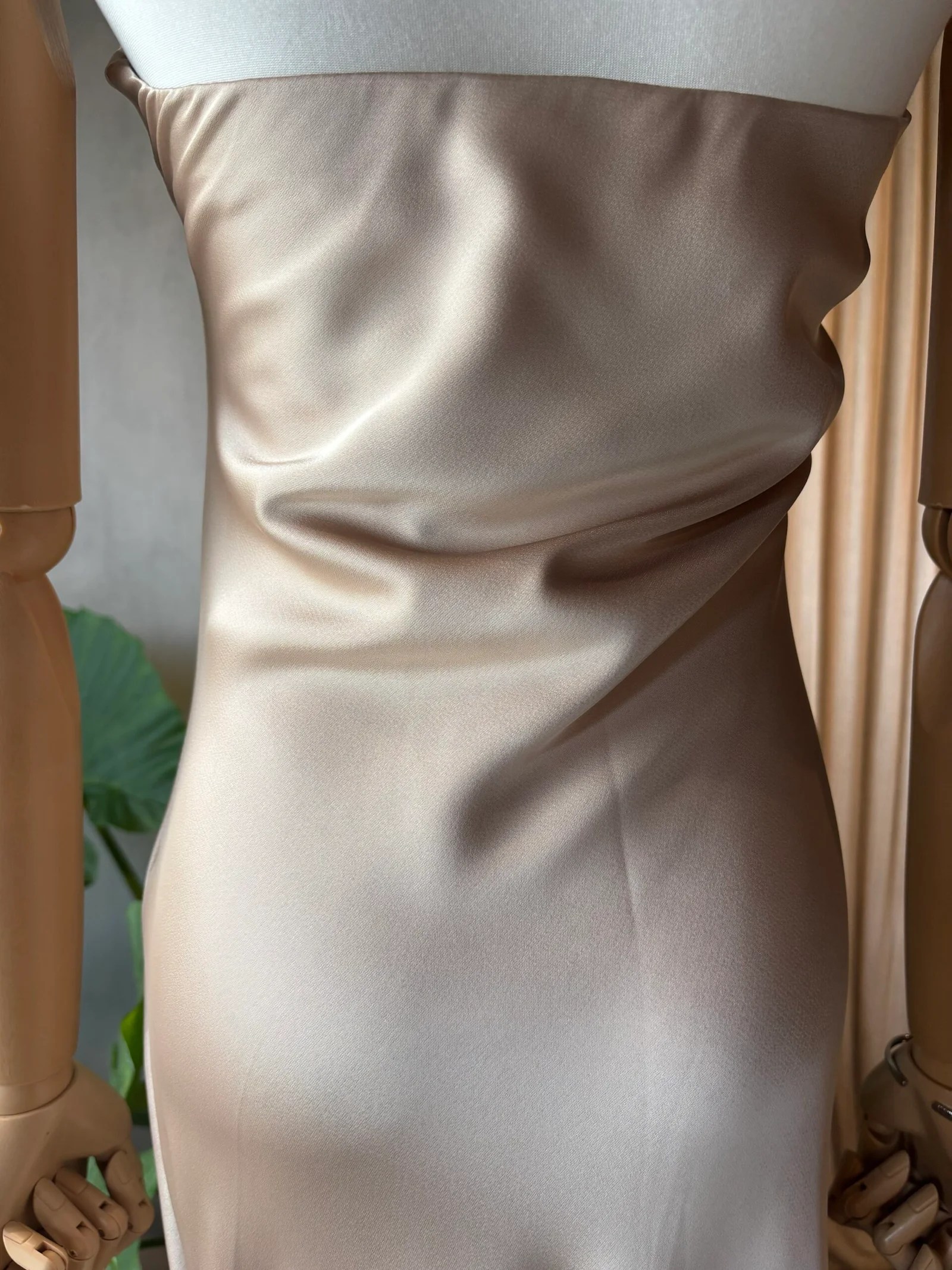 STRAPLESS DRESS