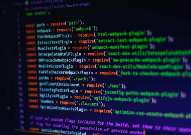 frontend-developer-coding Software Engineer Salary in USA (2025–2026 Complete Guide)