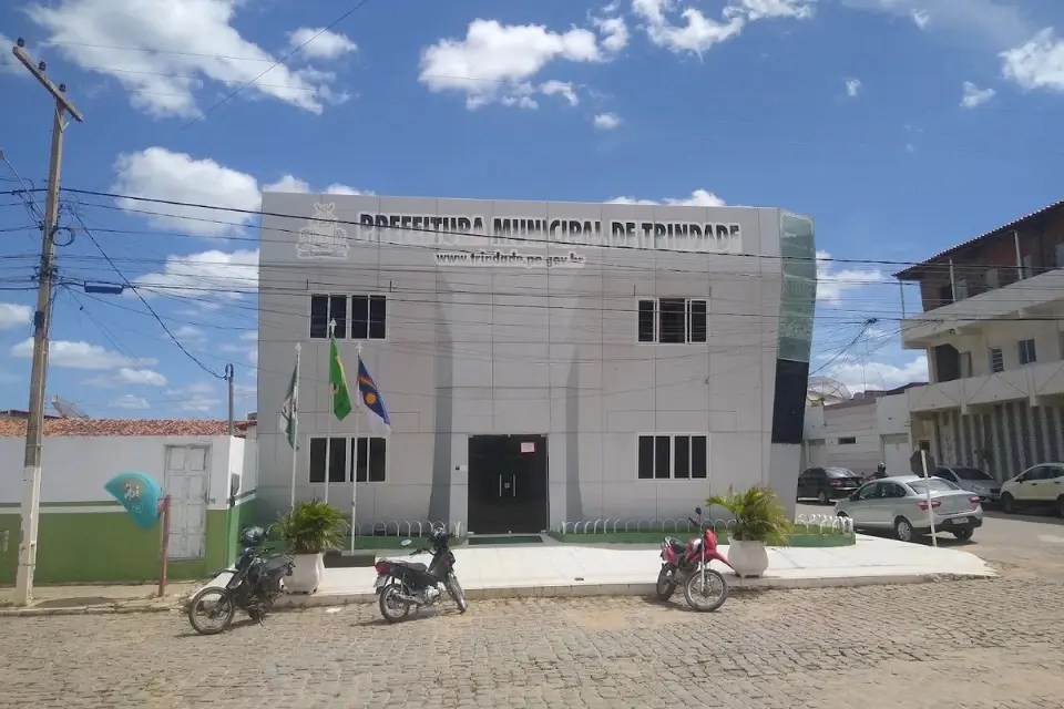 Prefeitura de Trindade – PE divulga concurso público com 353 vagas e remuneração de até R$ 6.600,00.