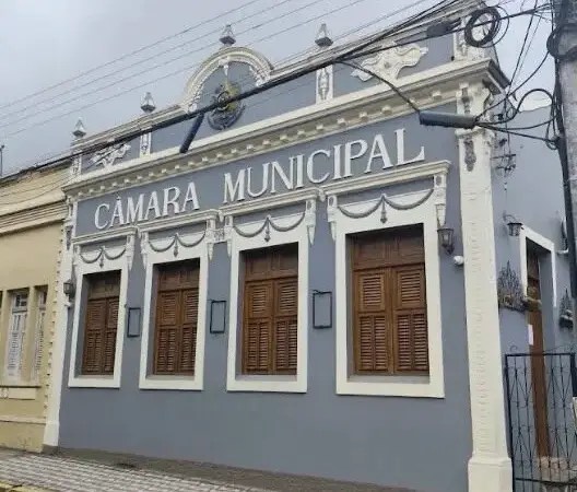 Câmara de Areia – PB divulga concurso público com vagas de nível fundamental incompleto e médio.