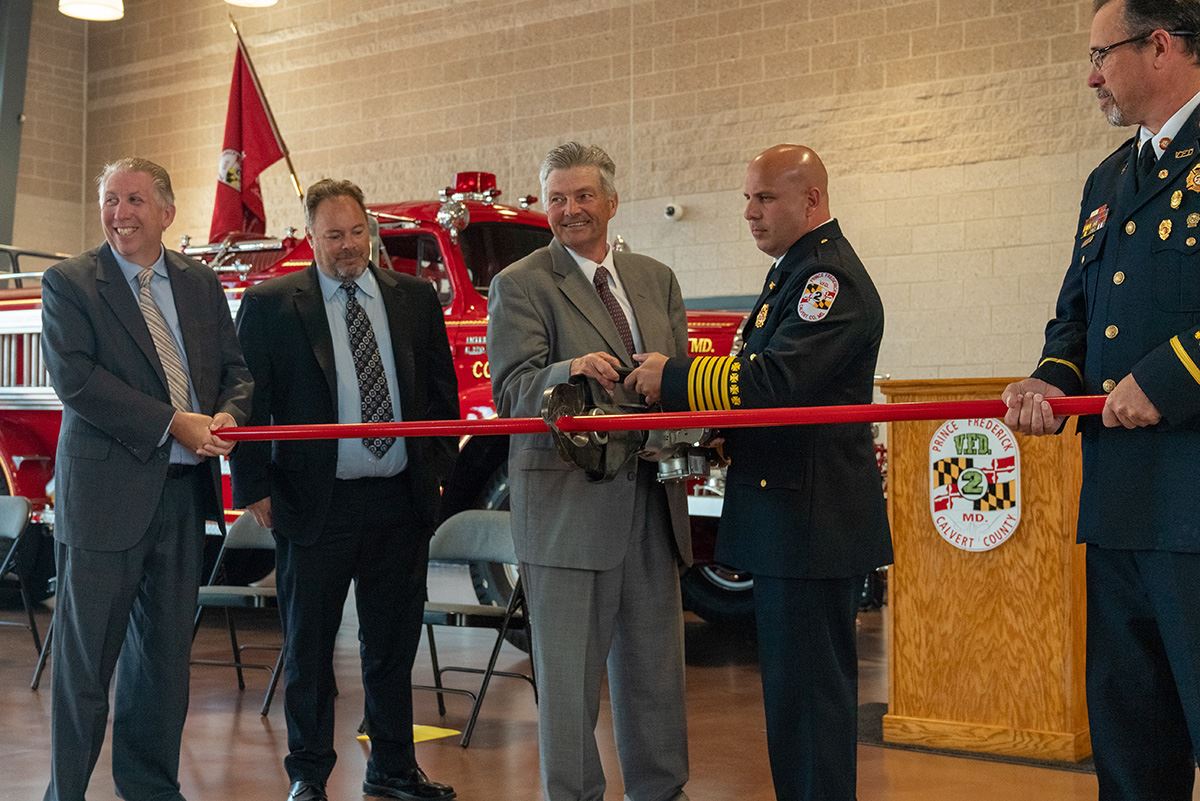 Read more about the article Calvert Cuts Ribbon on New Volunteer Firehouse