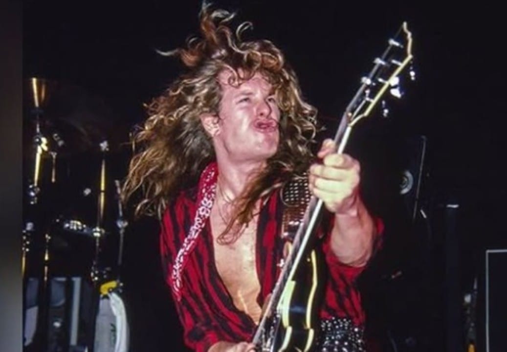 Morreu John Sykes, guitarrista que brilhou no Whitesnake, Thin Lizzy, Tygers of Pan Tang e demais projetos