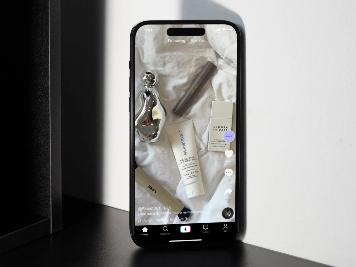 Skinstitut skincare products displayed in TikTok ad