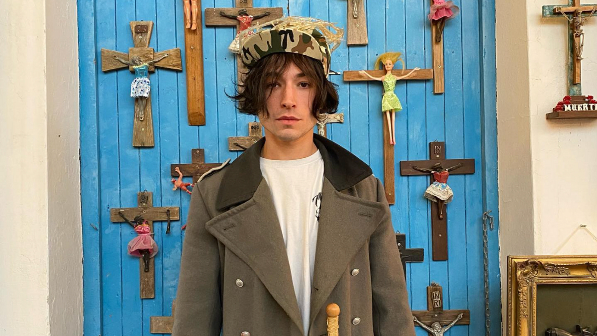 Ezra Miller - Ezra Miller Threatens Ku Klux Klan Members In Bizarre Video