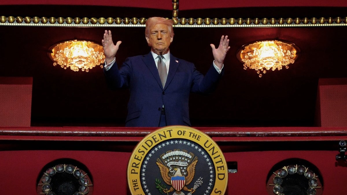 Trump at Kennedy Center: Drag Queens & Boos