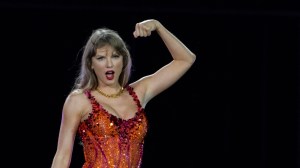 Taylor Swift Is Current Favorite to Headline Super Bowl 50 Halftime Show, According to Vegas Oddsmakers