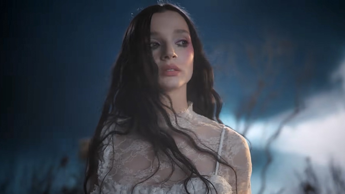 Poppy's New Song 'Unravel' - Full Scream Mode at 2:18! (2025 Release) (2025)