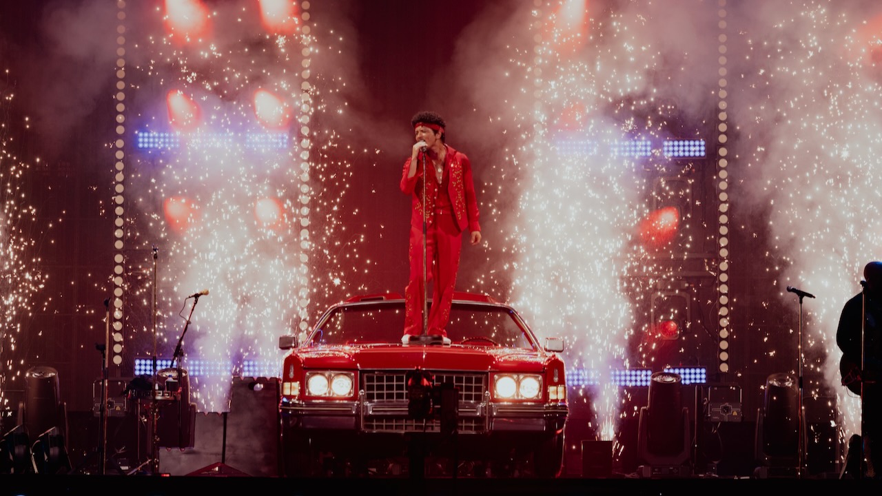 Bruno Mars' 'The Romantic Tour' Kicks Off: A Night of Hits and Collaboration (2026)