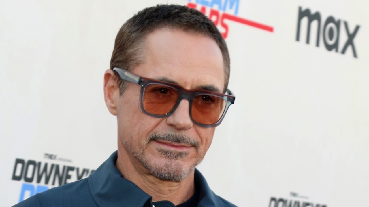 Robert Downey Jr. Slams Social Media Influencers: "Hucksters of the Information Age!" (2026)