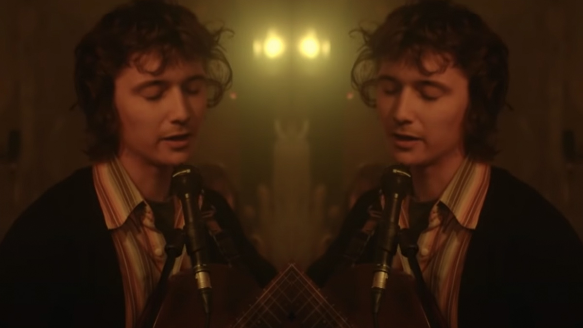 Isaac Wood Returns! Former Black Country, New Road Frontman Joins Phoebe Bridgers' Tour! (2026)