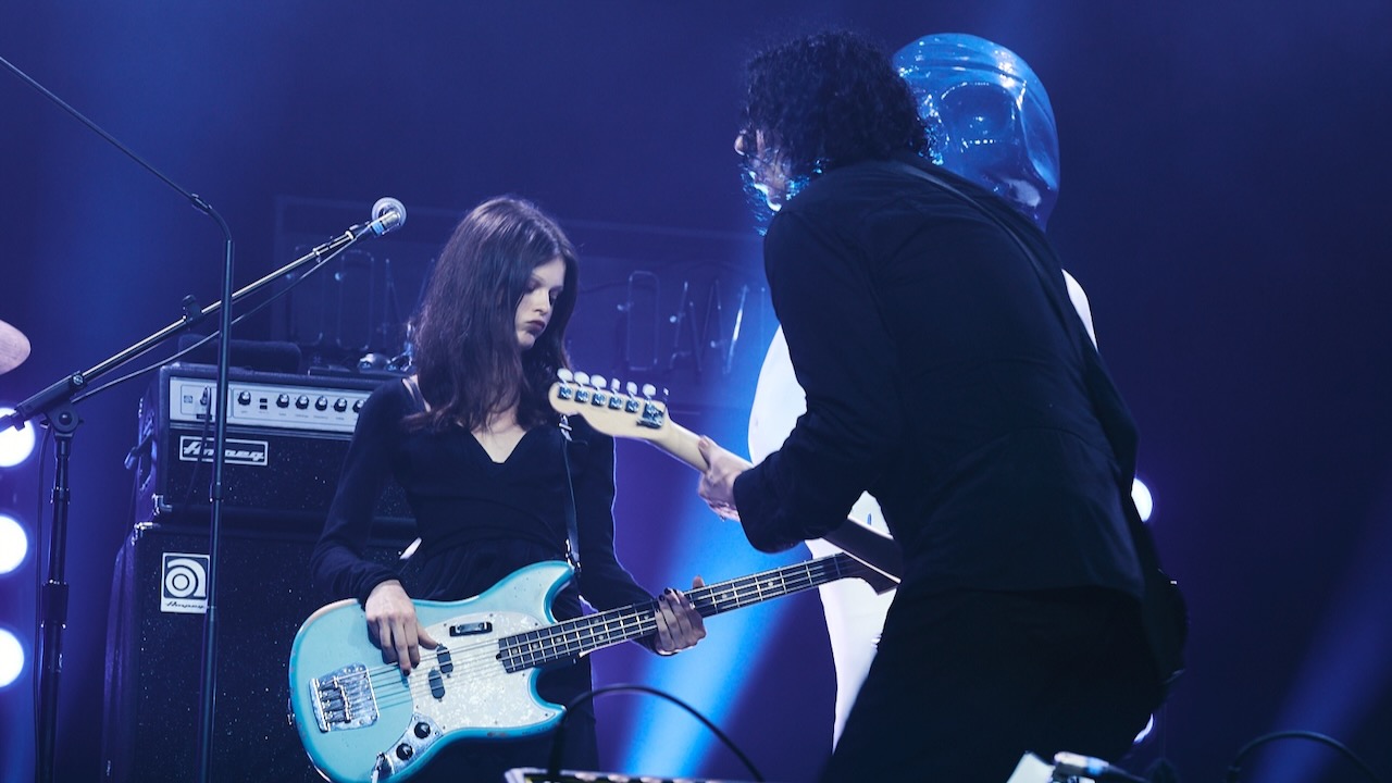 Jack White and Daughter Scarlett Collaborate on Stage in Brooklyn (2026)