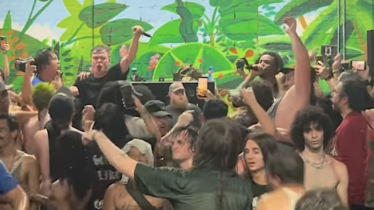 Knocked Loose & Denzel Curry 'Hive Mind' Live at Brooklyn Skatepark | Hardcore & Hip-Hop Fusion (2026)