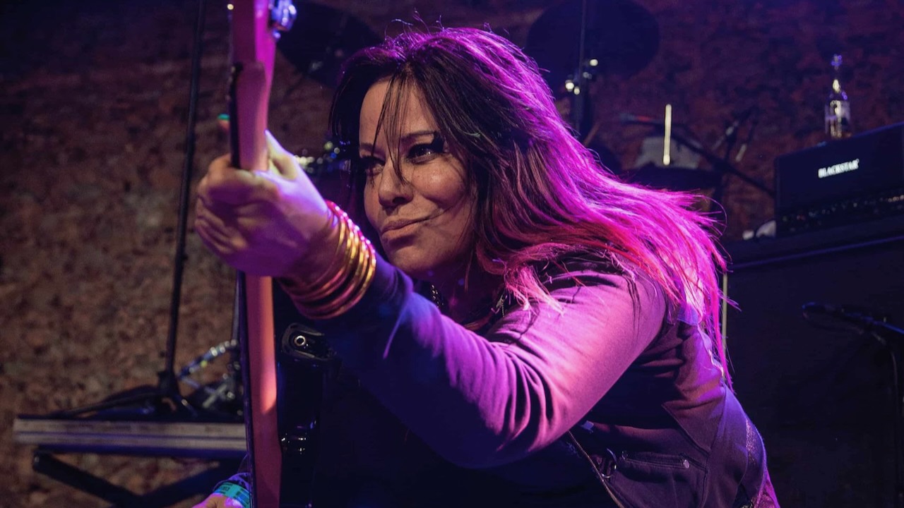 Remembering Jennifer Finch: The Impact of L7's Bassist on Feminist Rock (2026)