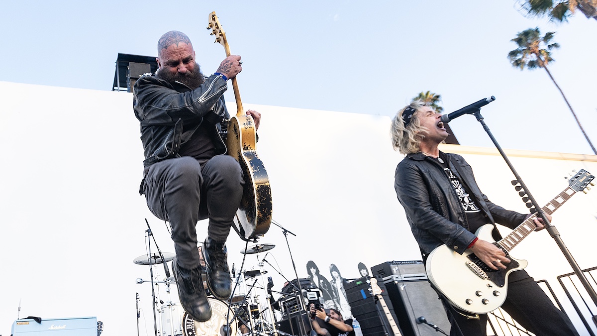 Billie Joe Armstrong & Travis Barker Rock Ramones Classics at 50th Anniversary Bash! (2026)