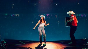 kacey musgraves rides disco balls mourns dolly parton and remains unbothered at msg review setlist