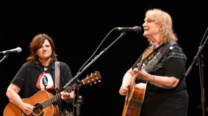 Indigo Girls’ Bus Driver Killed in Crash
