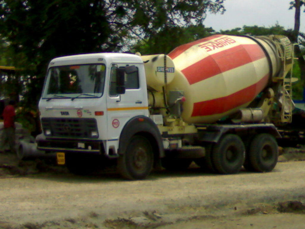 TRANSIT MIXER [ CAPACITY 6 CUM ]