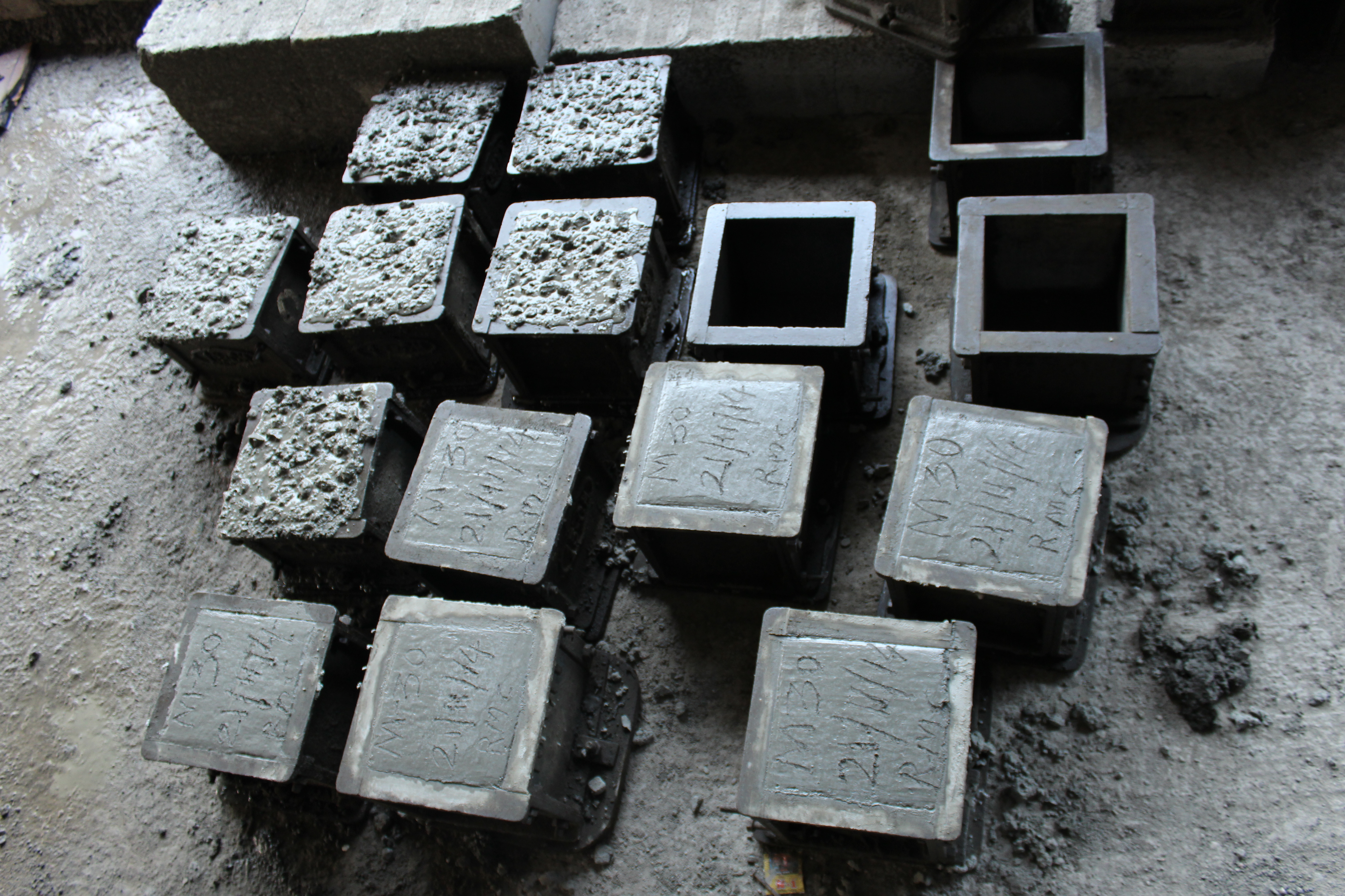 OBSERVE THE DATE OF CASTING ENGRAVED ON THE CUBES.