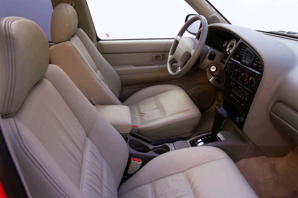 2001 Nissan Pathfinder Ii 3 5 I V6 24v Le 243 Hp 4wd Technical Specs Data Fuel Consumption Dimensions Safety features include 4-wheel ABS front discrear drum brakes and fog lights.